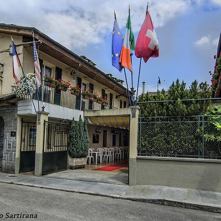 Hotel Centro Torre Pellice Bagian luar foto