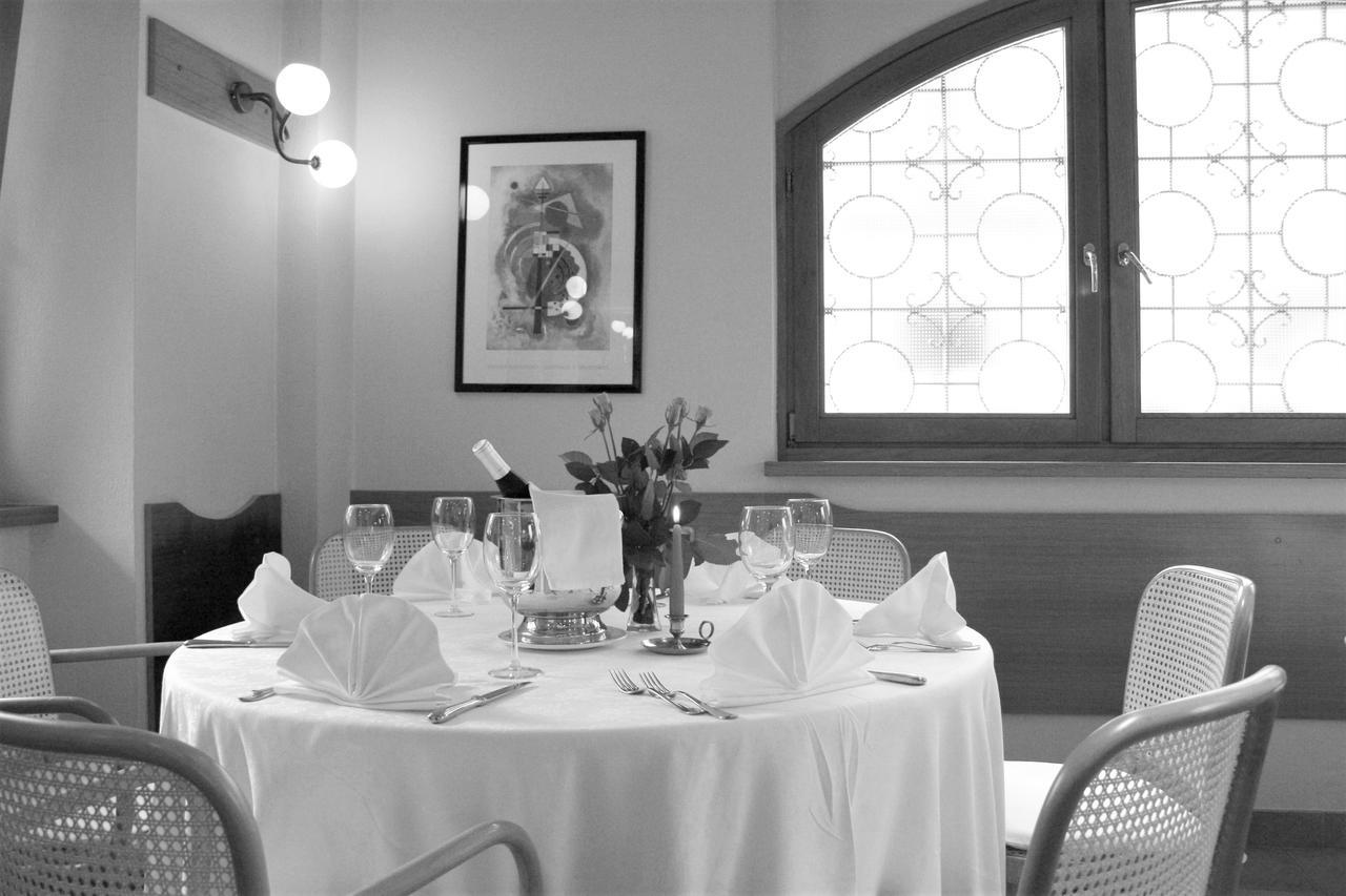Hotel Centro Torre Pellice Bagian luar foto