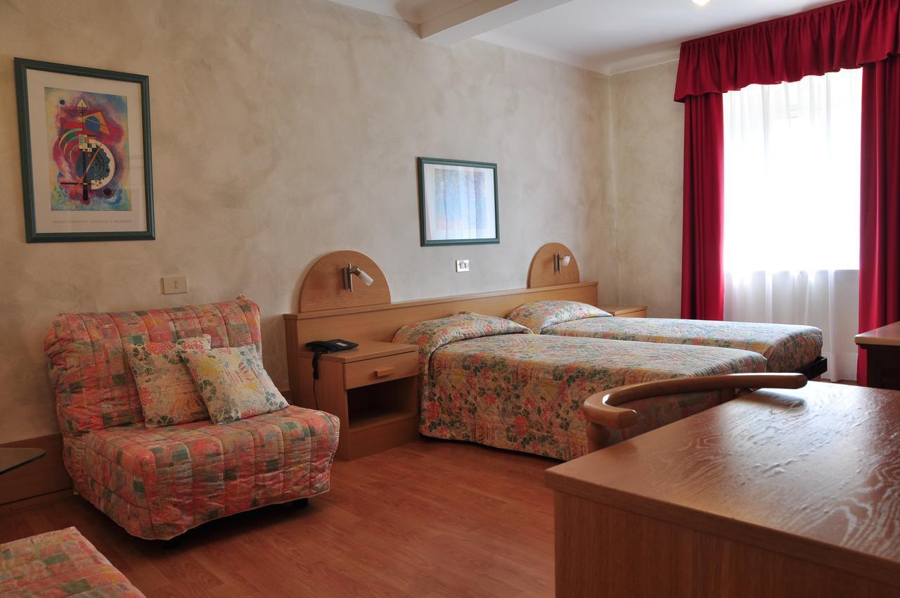 Hotel Centro Torre Pellice Bagian luar foto