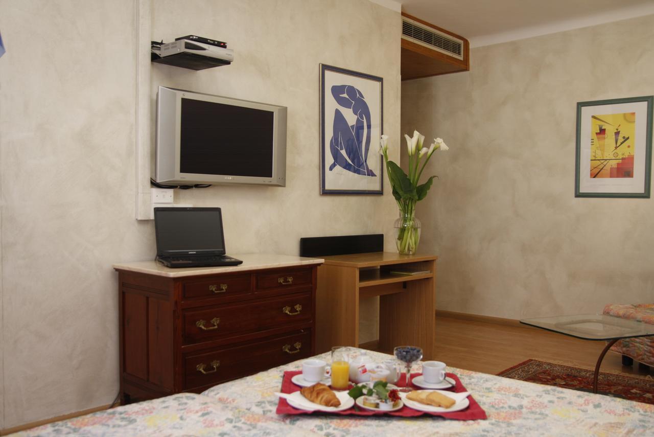 Hotel Centro Torre Pellice Bagian luar foto