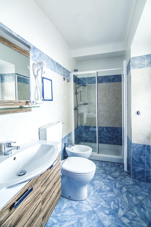 Hotel Centro Torre Pellice Bagian luar foto