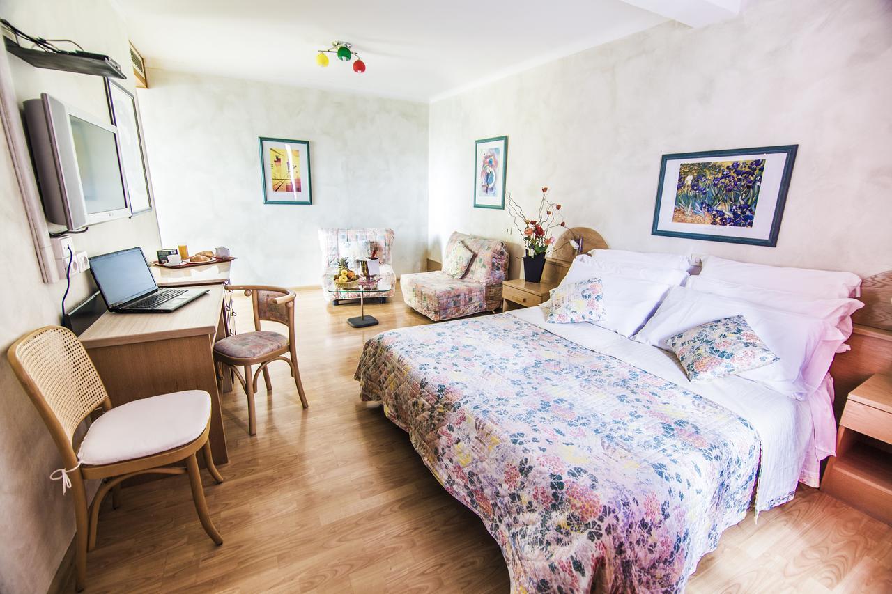 Hotel Centro Torre Pellice Bagian luar foto